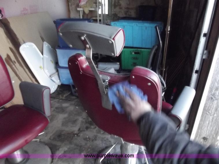 image for item D3569 (5) salon/barber chairs