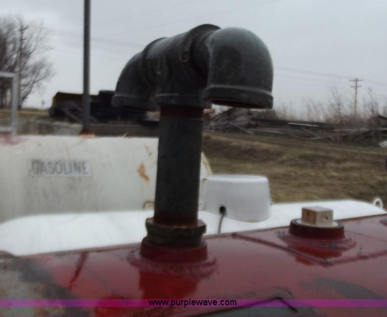 image for item D3598 1,000 gallon fuel tank