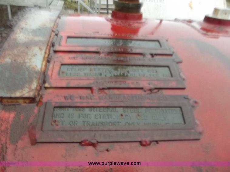 image for item D3598 1,000 gallon fuel tank