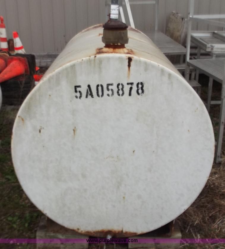 image for item D3599 500 gallon fuel tank