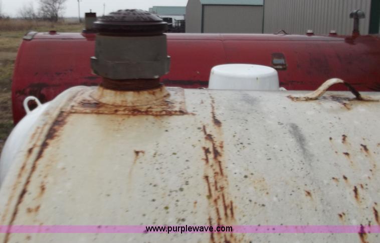 image for item D3599 500 gallon fuel tank