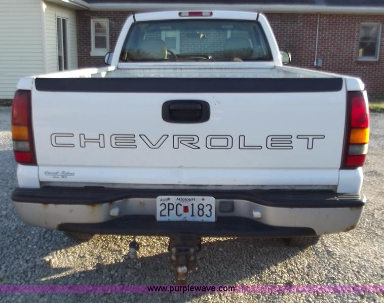 image for item D3625 2001 Chevrolet Silverado C2500 pickup truck