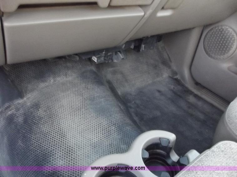 image for item D3625 2001 Chevrolet Silverado C2500 pickup truck