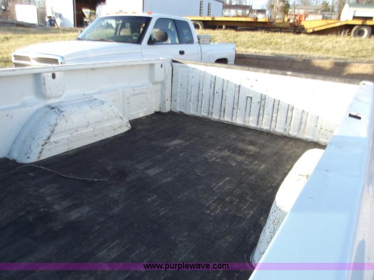 image for item D3625 2001 Chevrolet Silverado C2500 pickup truck