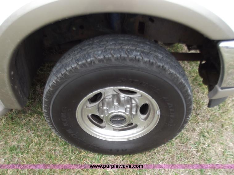 image for item D3653 2000 Ford Excursion Limited SUV