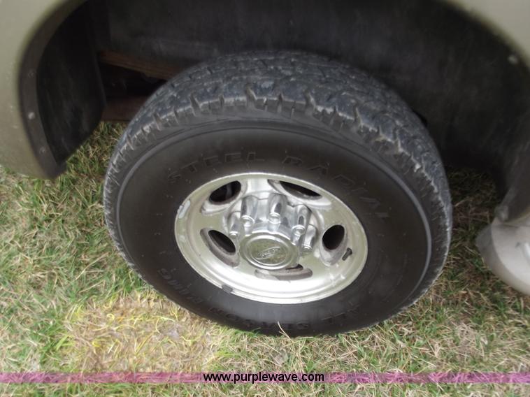 image for item D3653 2000 Ford Excursion Limited SUV