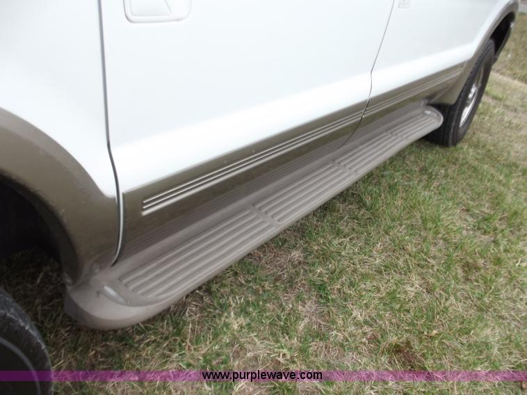 image for item D3653 2000 Ford Excursion Limited SUV