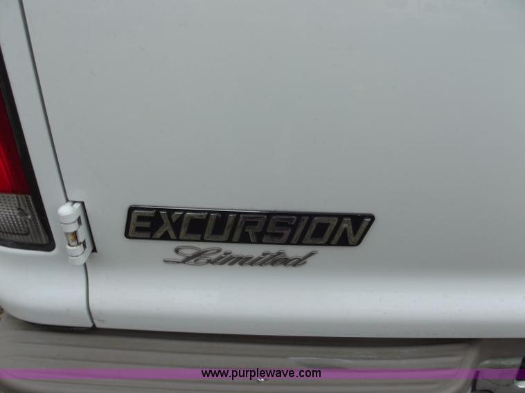 image for item D3653 2000 Ford Excursion Limited SUV