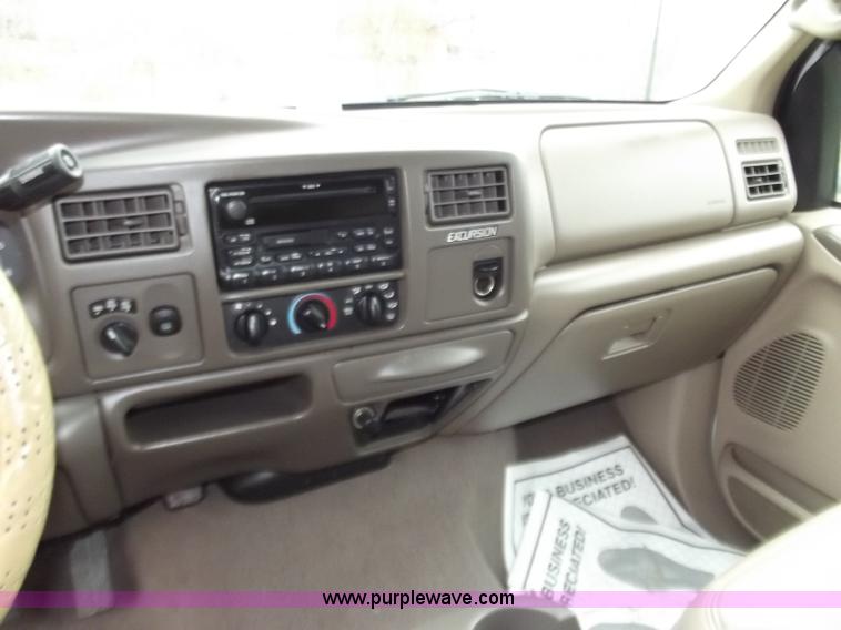 image for item D3653 2000 Ford Excursion Limited SUV