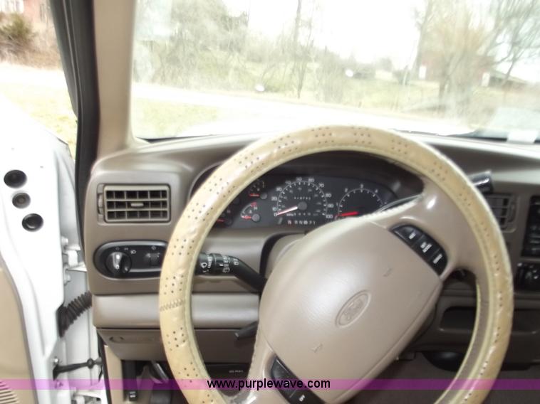 image for item D3653 2000 Ford Excursion Limited SUV