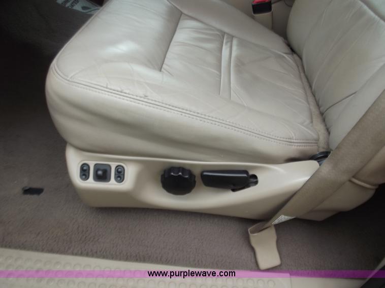 image for item D3653 2000 Ford Excursion Limited SUV