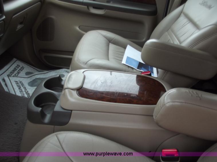 image for item D3653 2000 Ford Excursion Limited SUV