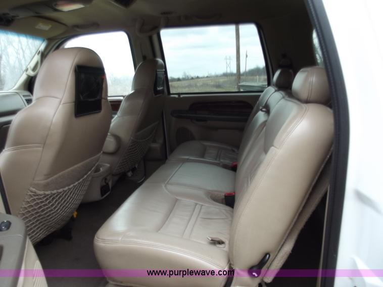 image for item D3653 2000 Ford Excursion Limited SUV