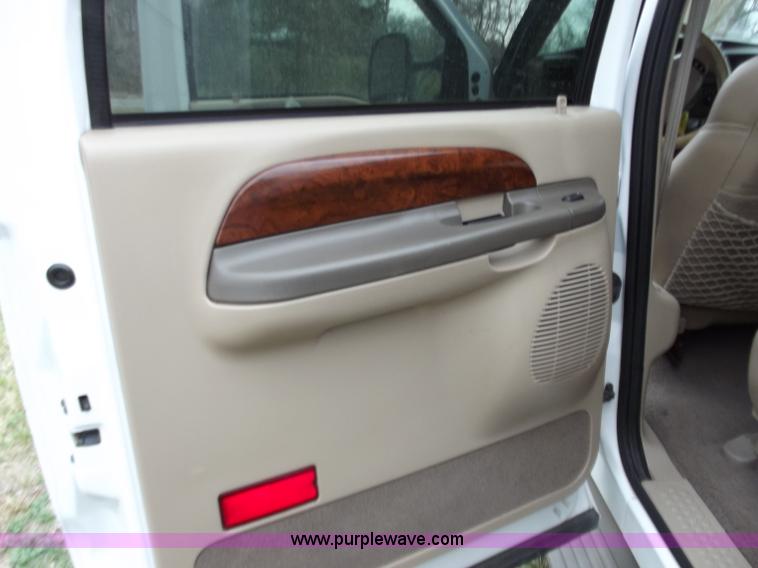 image for item D3653 2000 Ford Excursion Limited SUV