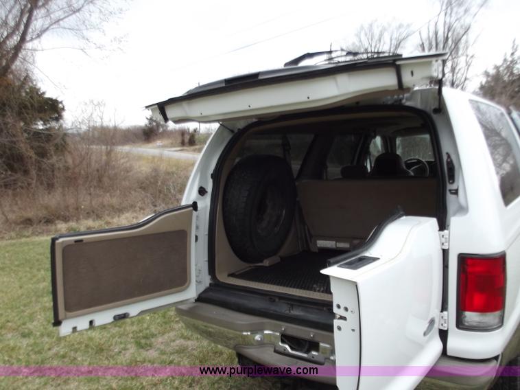 image for item D3653 2000 Ford Excursion Limited SUV