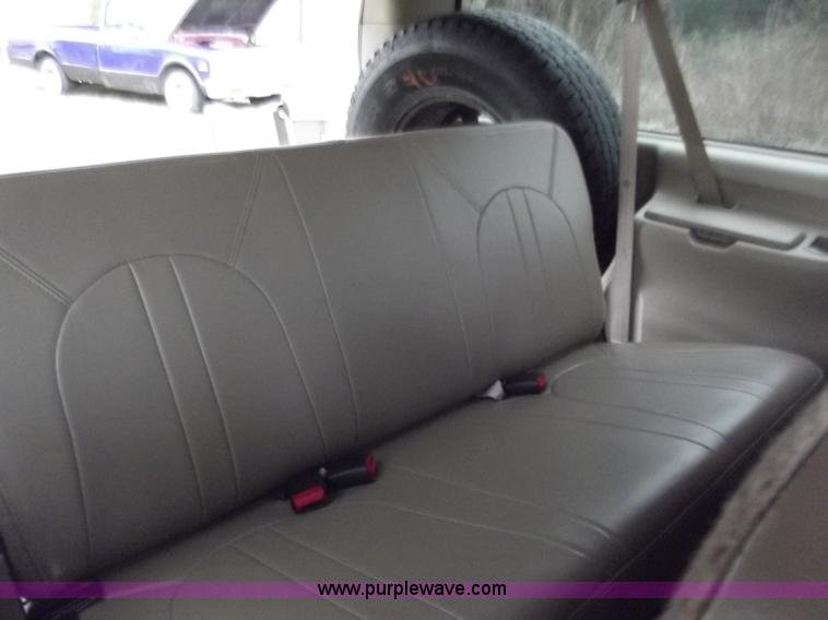 image for item D3653 2000 Ford Excursion Limited SUV