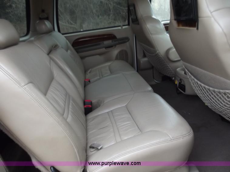 image for item D3653 2000 Ford Excursion Limited SUV