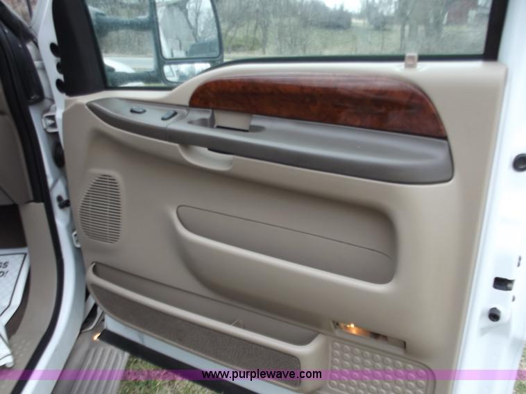 image for item D3653 2000 Ford Excursion Limited SUV