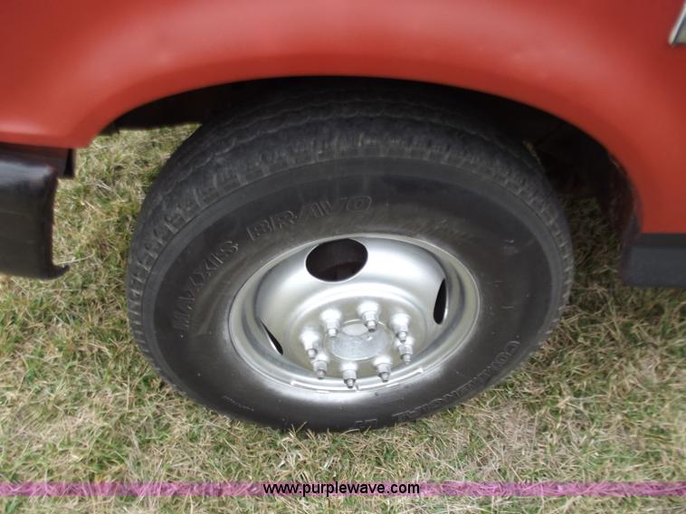 image for item D3654 1992 Ford F350 Custom dump truck