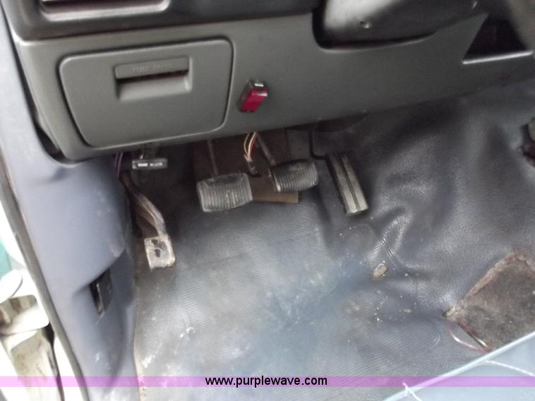 image for item D3654 1992 Ford F350 Custom dump truck