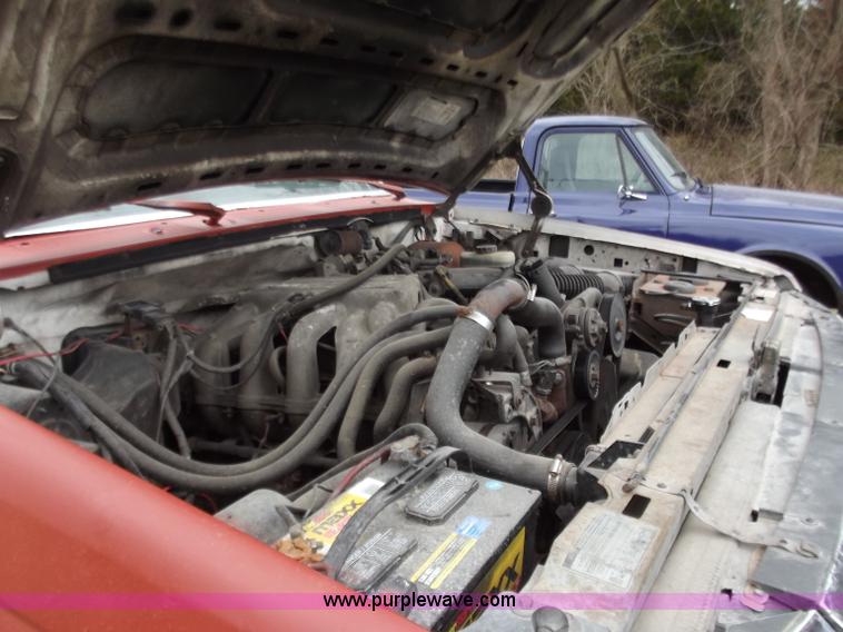 image for item D3654 1992 Ford F350 Custom dump truck