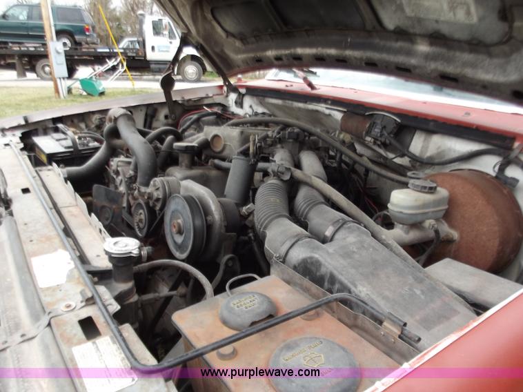 image for item D3654 1992 Ford F350 Custom dump truck