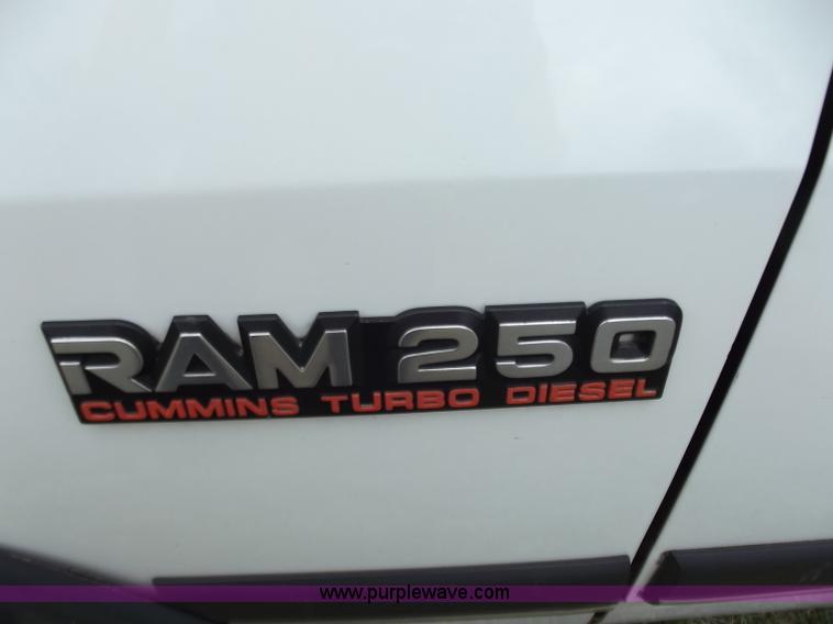 image for item D3655 1993 Dodge D250 club cab pickup truck