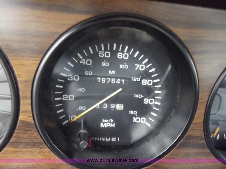 image for item D3655 1993 Dodge D250 club cab pickup truck