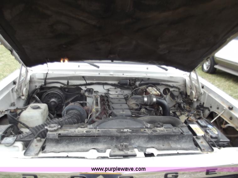 image for item D3655 1993 Dodge D250 club cab pickup truck