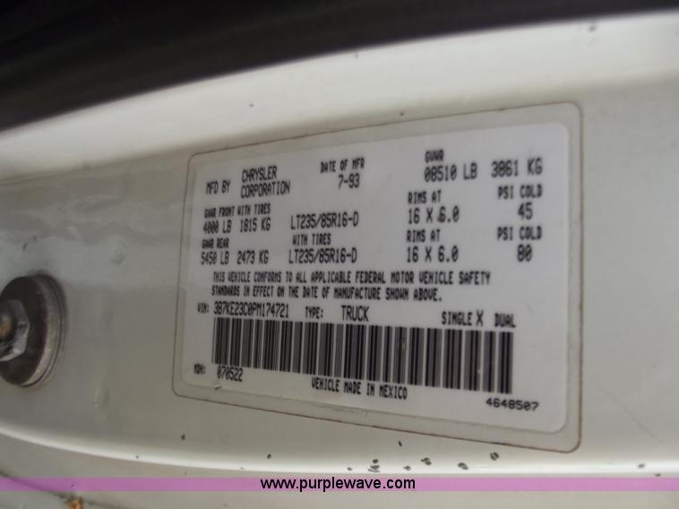 image for item D3655 1993 Dodge D250 club cab pickup truck