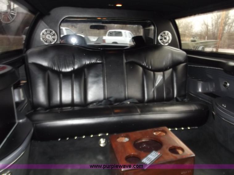 image for item D3656 1997 Lincoln Town Car Executive limousine