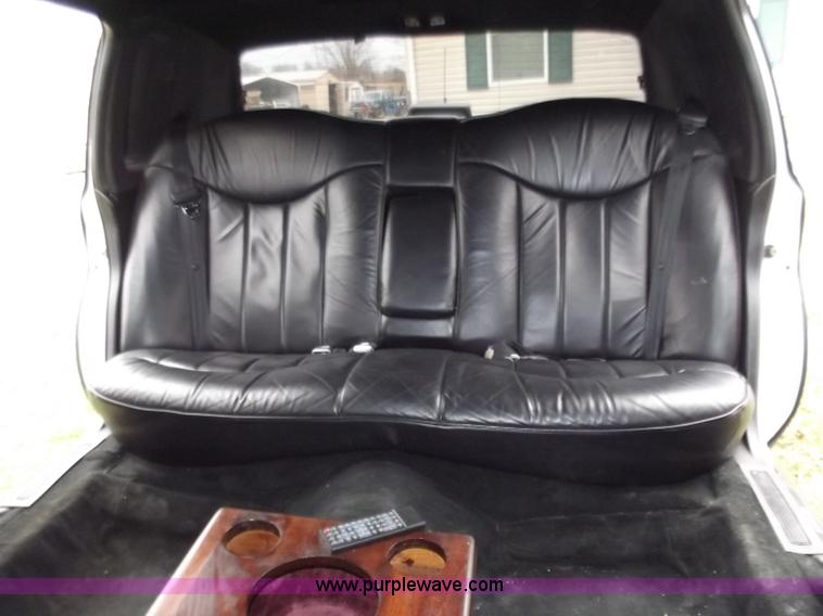 image for item D3656 1997 Lincoln Town Car Executive limousine
