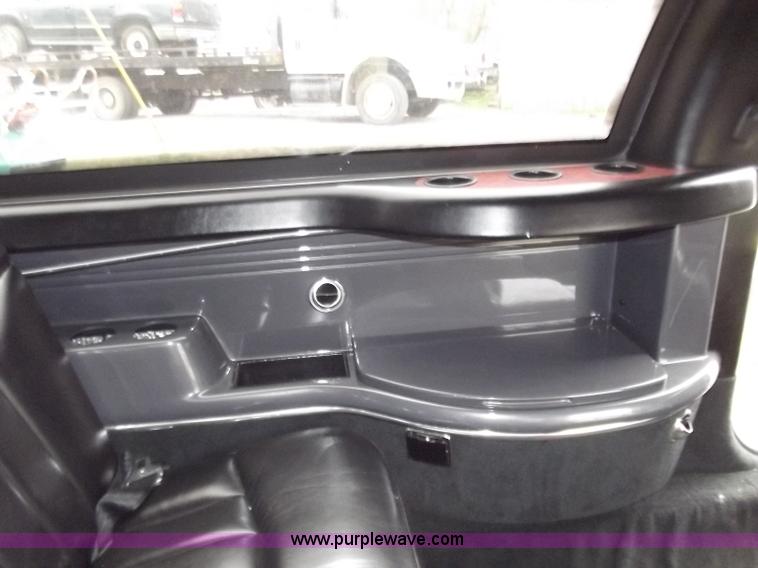 image for item D3656 1997 Lincoln Town Car Executive limousine