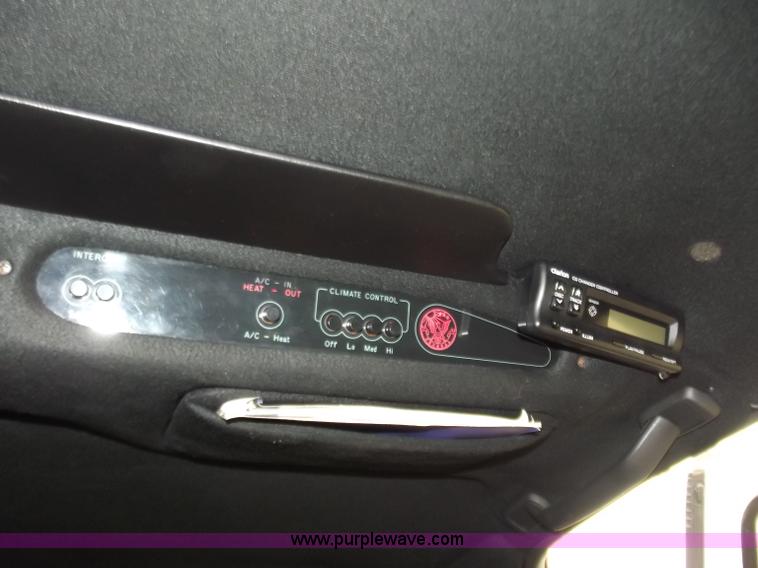 image for item D3656 1997 Lincoln Town Car Executive limousine