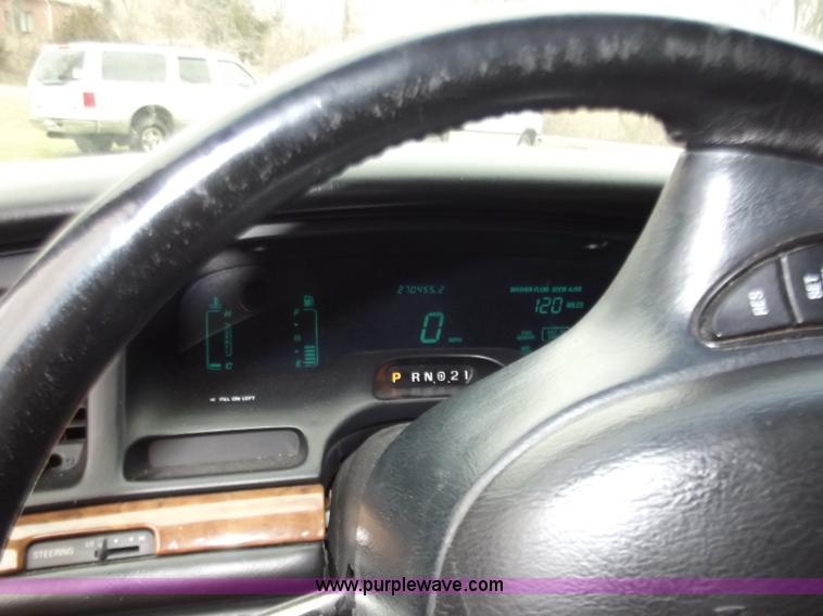 image for item D3656 1997 Lincoln Town Car Executive limousine