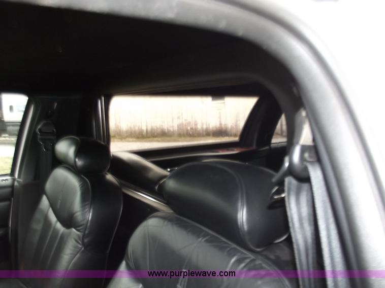image for item D3656 1997 Lincoln Town Car Executive limousine