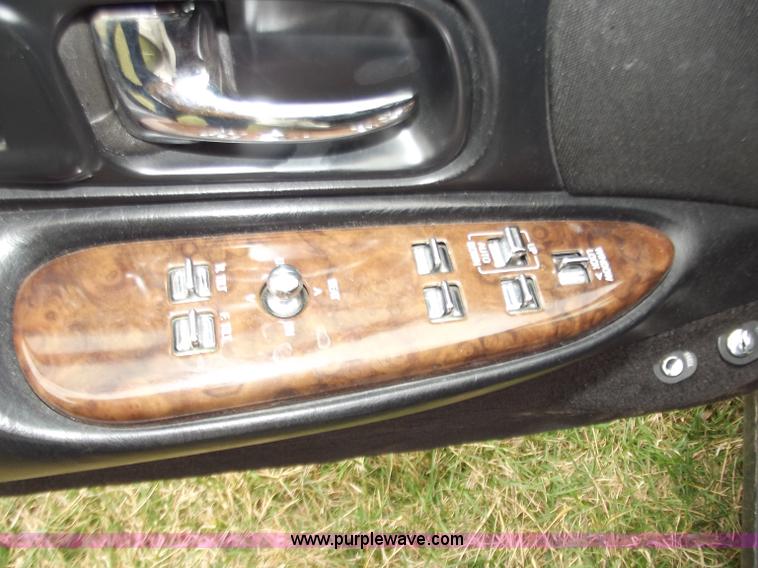 image for item D3656 1997 Lincoln Town Car Executive limousine