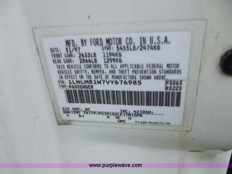 image for item D3656 1997 Lincoln Town Car Executive limousine