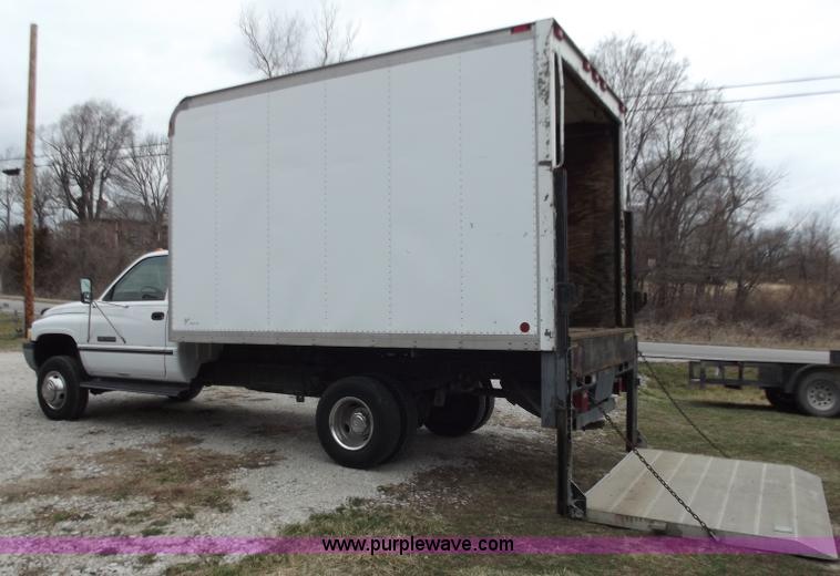 image for item D3658 1994 Dodge Ram 3500 Laramie SLT box truck