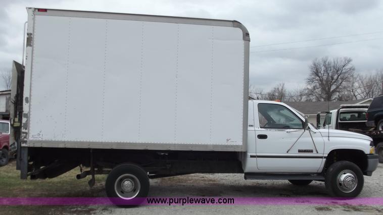 image for item D3658 1994 Dodge Ram 3500 Laramie SLT box truck