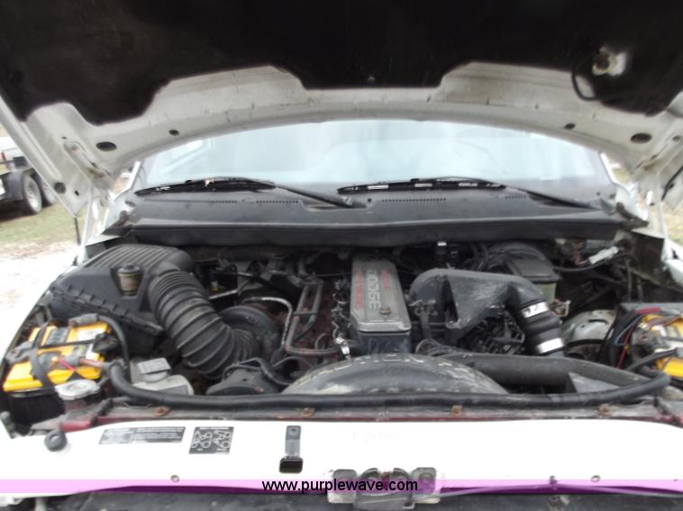 image for item D3658 1994 Dodge Ram 3500 Laramie SLT box truck