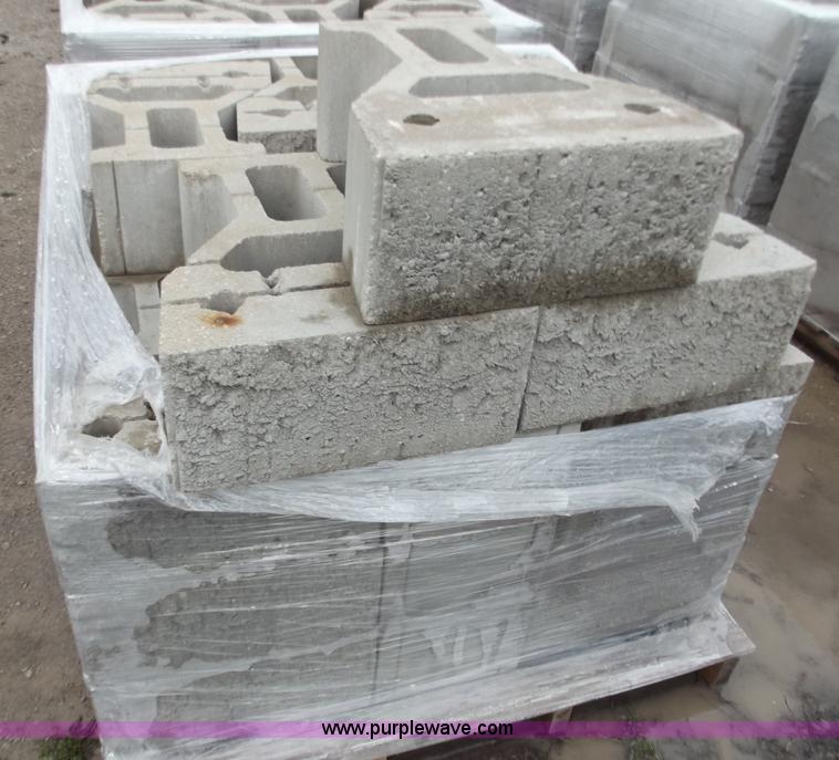 image for item D3661 (48) retaining wall blocks