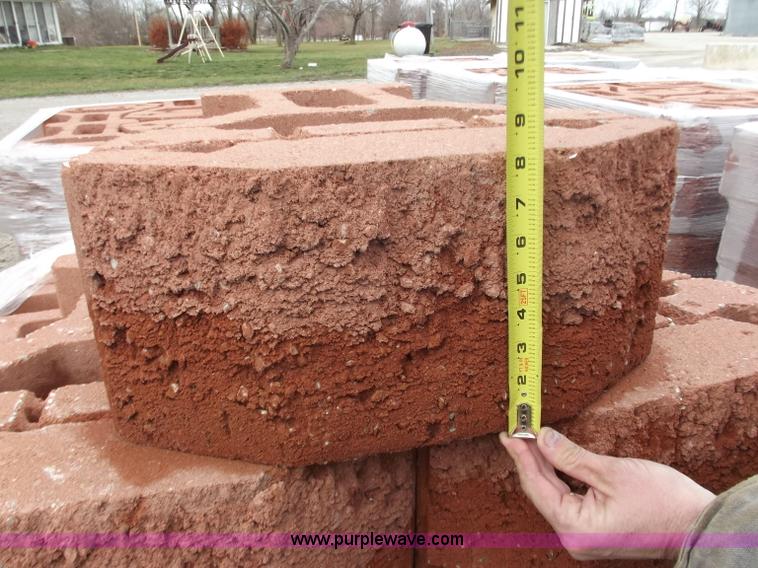 image for item D3662 (144) retaining wall blocks