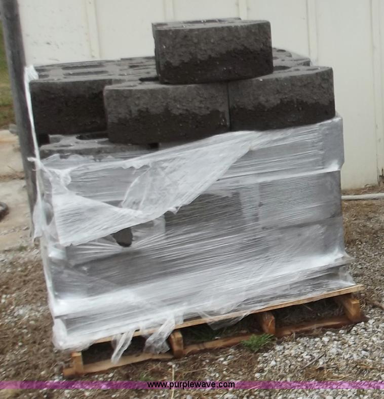 image for item D3663 (108) retaining wall blocks