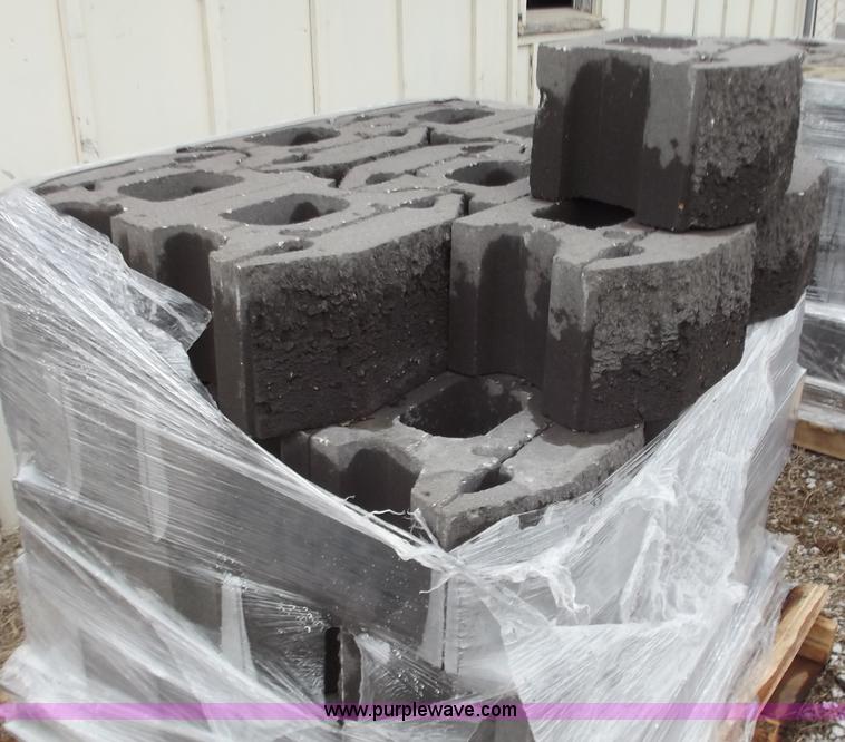 image for item D3663 (108) retaining wall blocks
