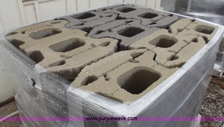 image for item D3663 (108) retaining wall blocks