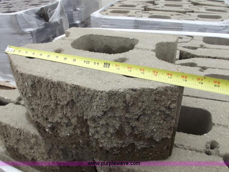 image for item D3664 (108) retaining wall blocks