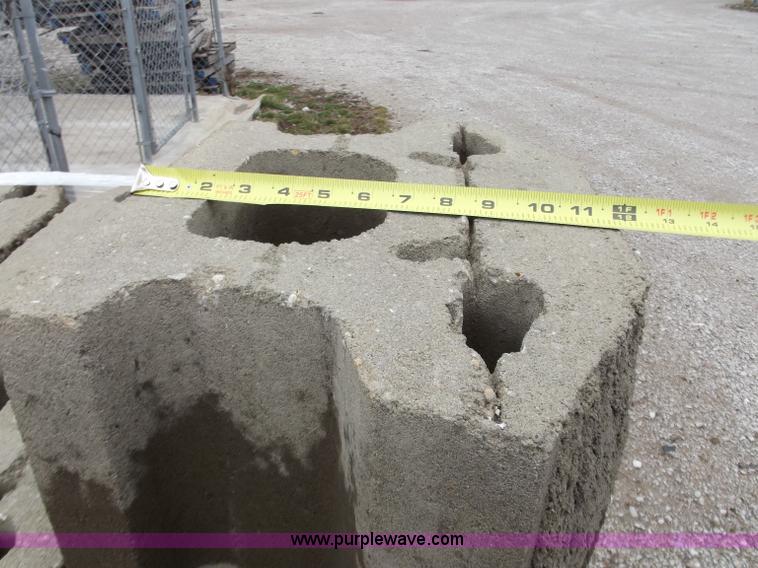 image for item D3664 (108) retaining wall blocks