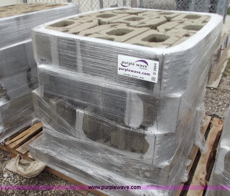 image for item D3664 (108) retaining wall blocks