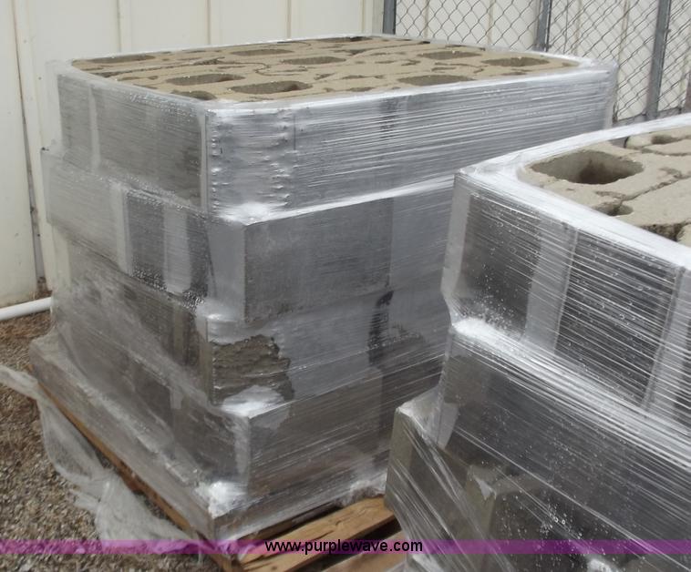 image for item D3664 (108) retaining wall blocks